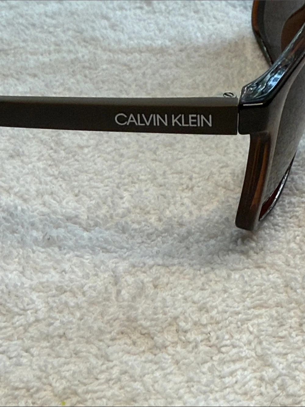 NWT Calvin Klein CK19568S  Crystal Brown Sunglasses with Case